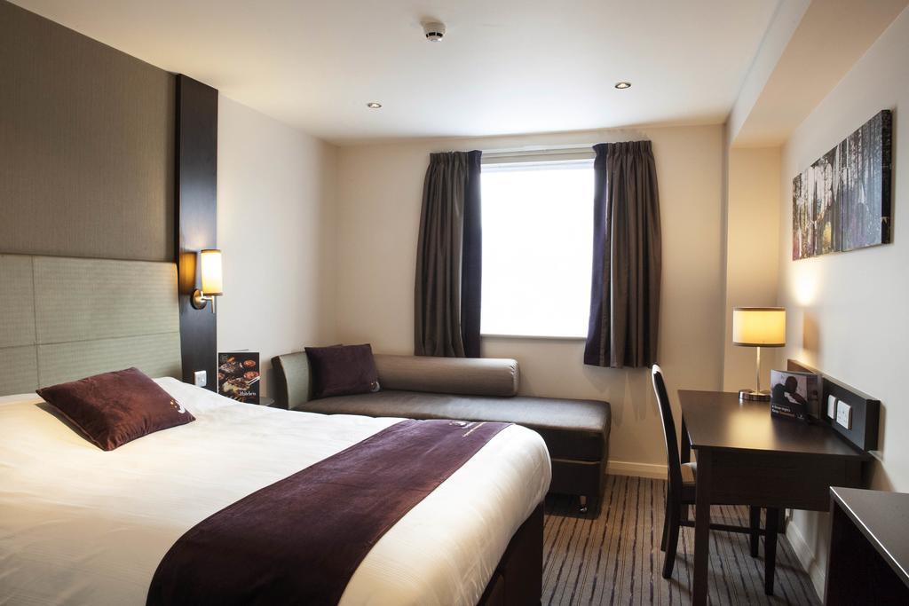Premier Inn London Kingston Upon Thames Exteriér fotografie